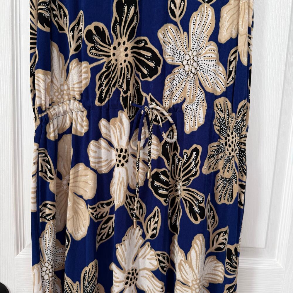 Chico's Travelers Women's Floral Slinky with Pockets Maxi Dress Size 2 US. Large - Picture 4 of 16